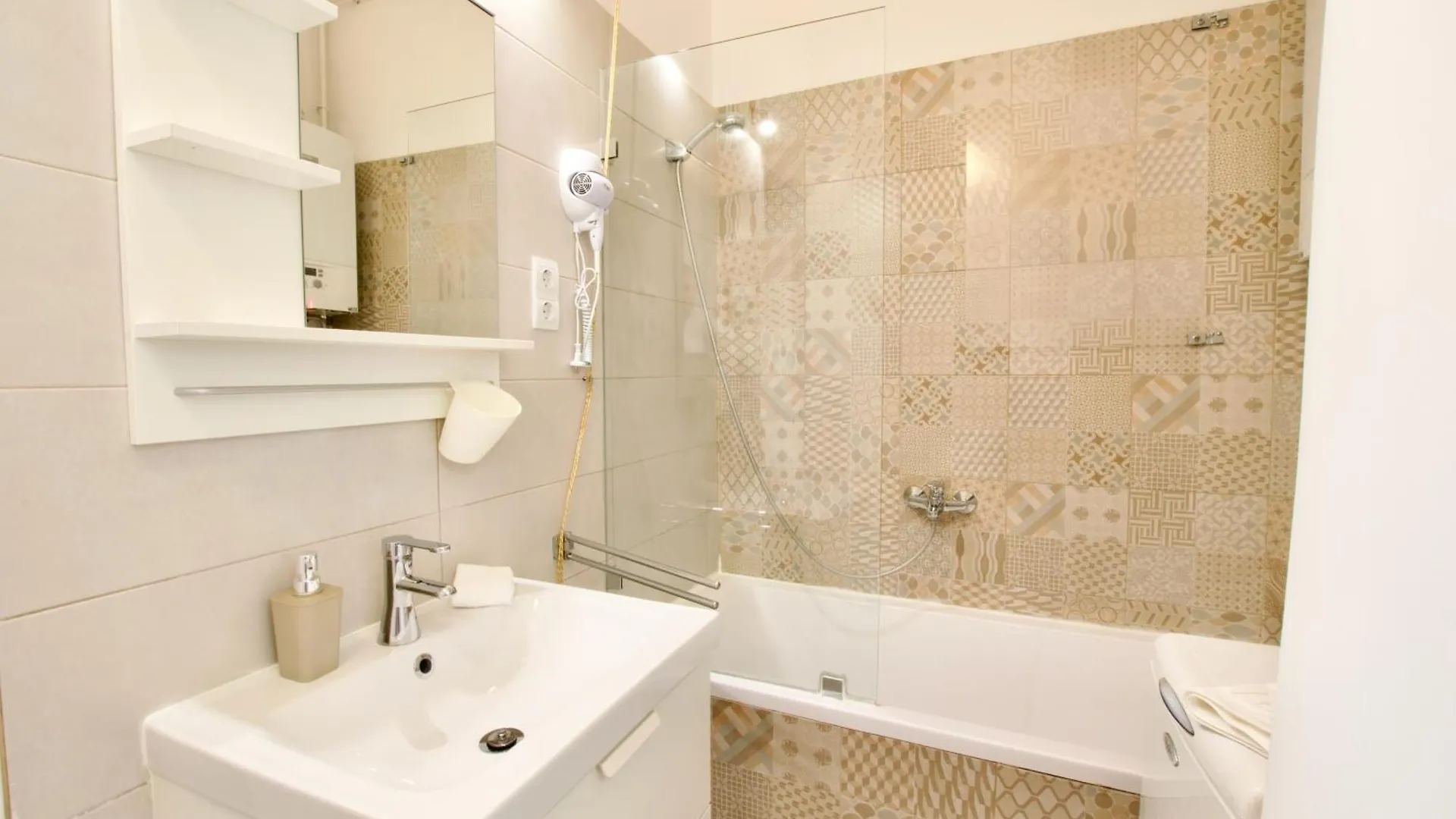 Standard Apartment By Hi5- Dob Street Budapeste