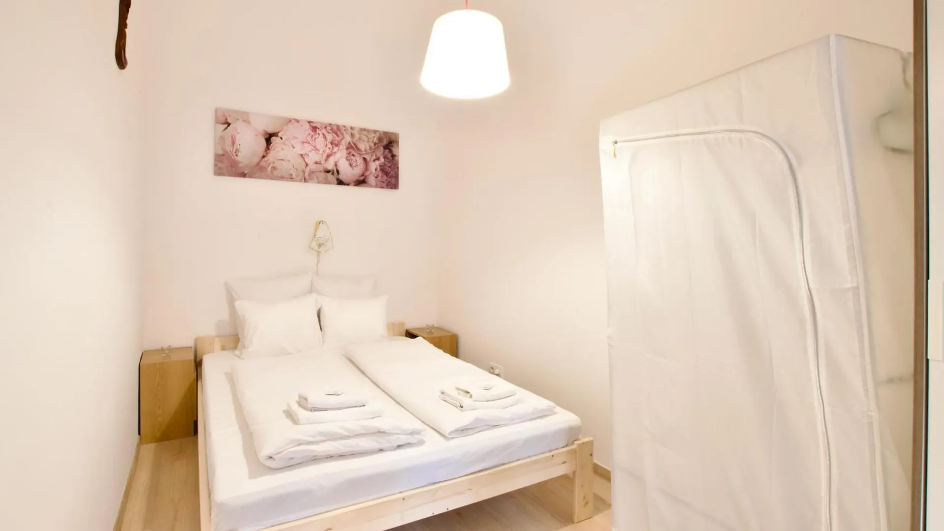 Standard Apartment By Hi5- Dob Street Budapeste 0*,